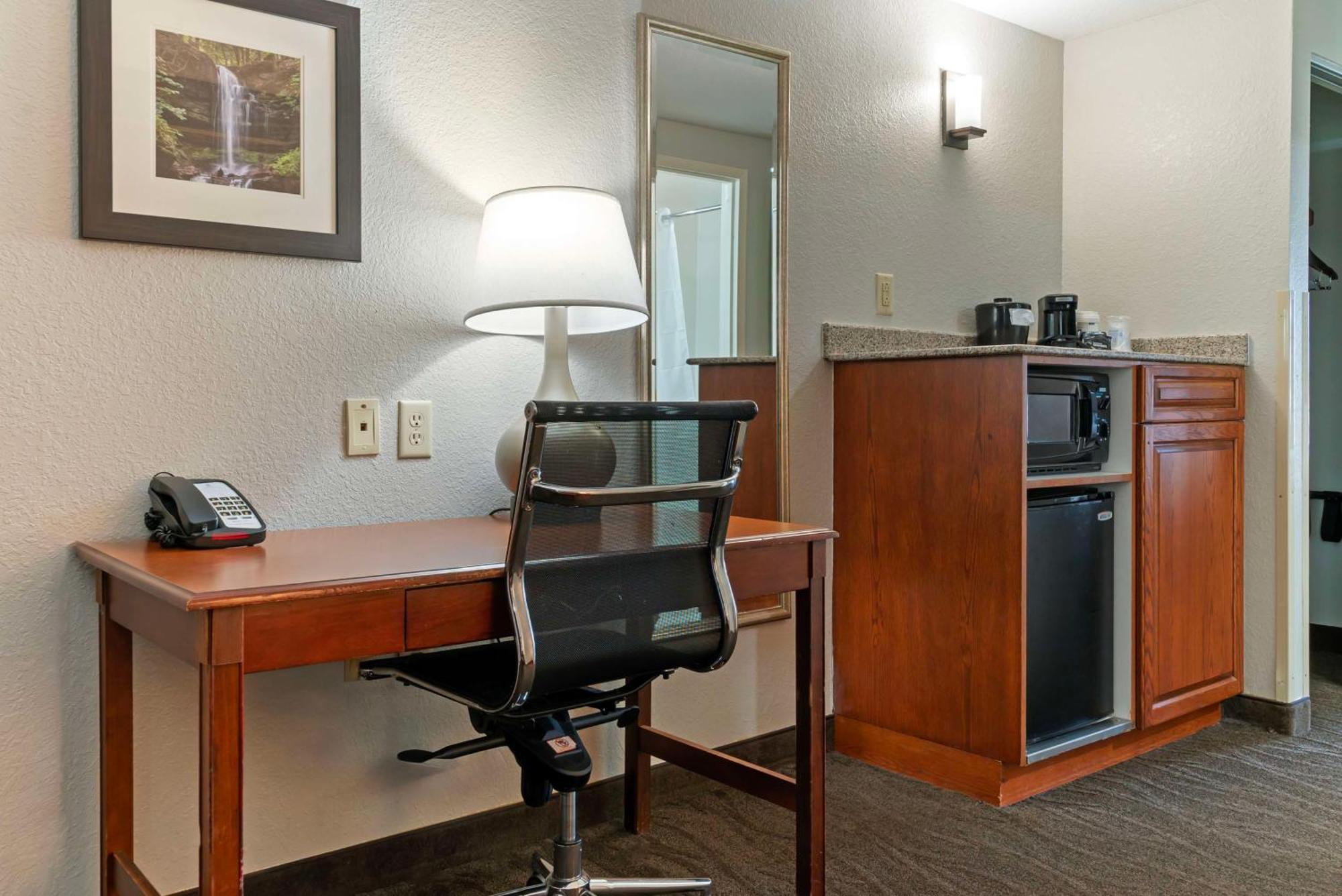 Best Western Executive Inn & Suites Гранд Рапидс Екстериор снимка