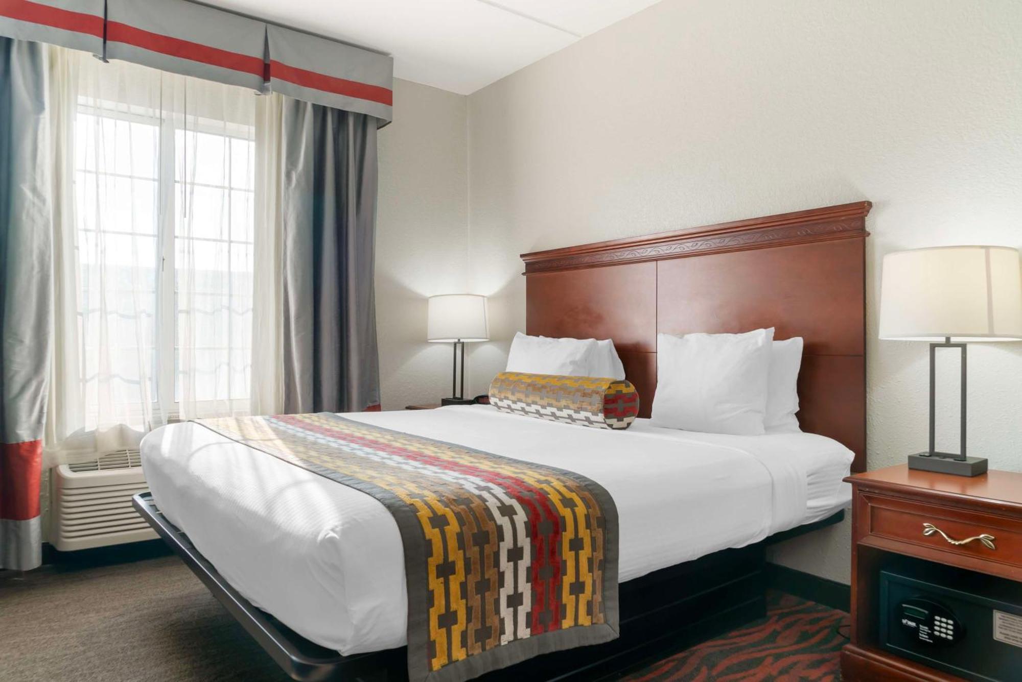 Best Western Executive Inn & Suites Гранд Рапидс Екстериор снимка