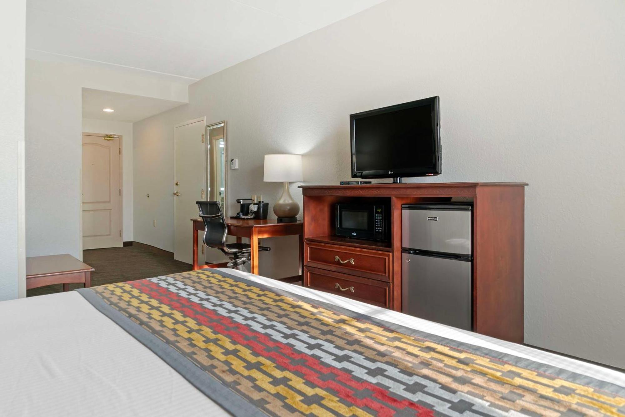 Best Western Executive Inn & Suites Гранд Рапидс Екстериор снимка