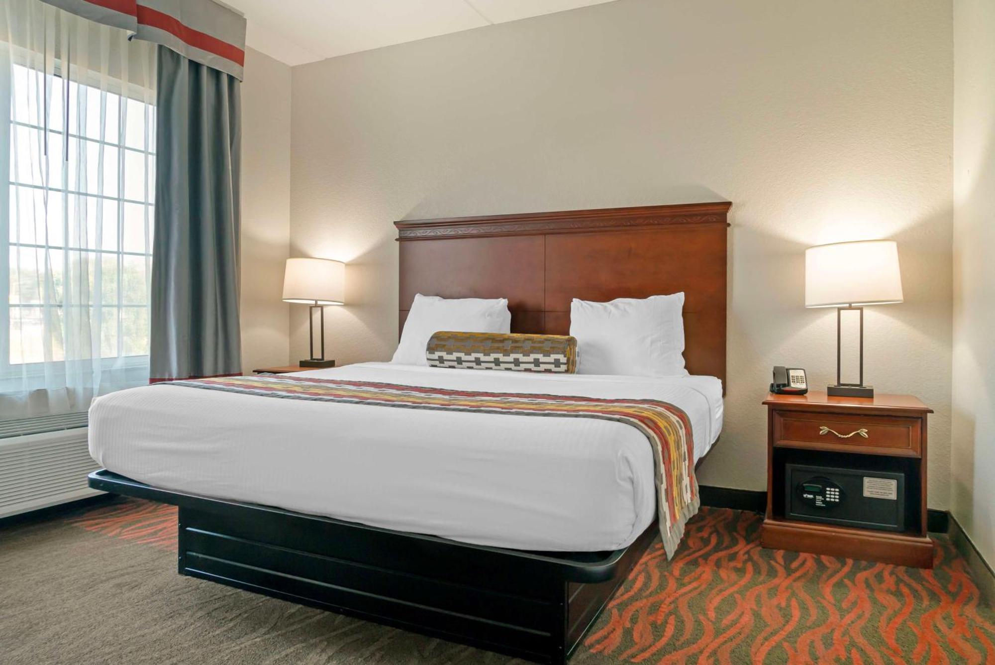 Best Western Executive Inn & Suites Гранд Рапидс Екстериор снимка