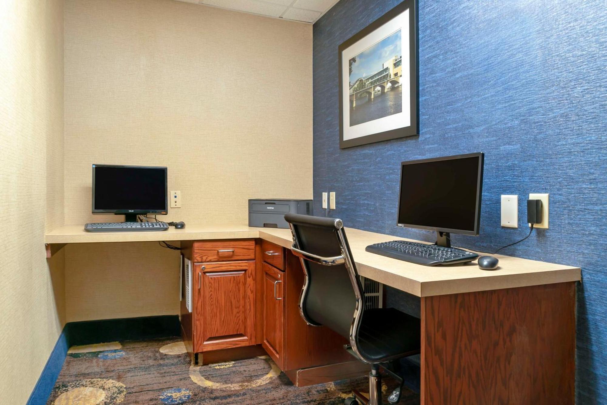 Best Western Executive Inn & Suites Гранд Рапидс Екстериор снимка