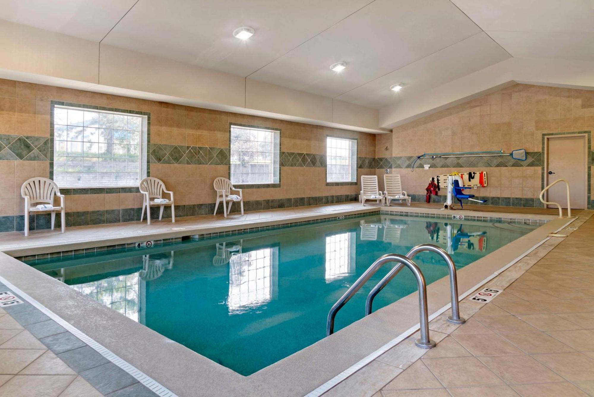 Best Western Executive Inn & Suites Гранд Рапидс Екстериор снимка