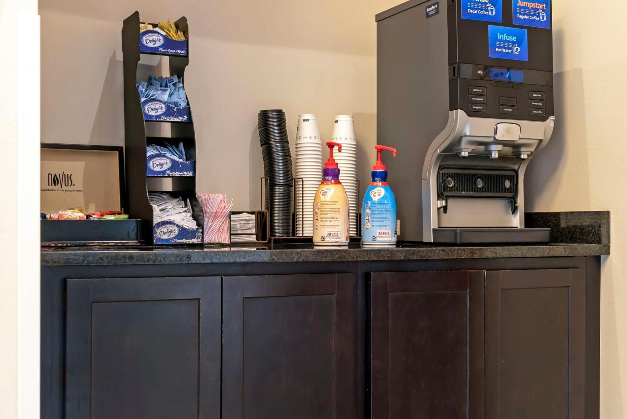 Best Western Executive Inn & Suites Гранд Рапидс Екстериор снимка