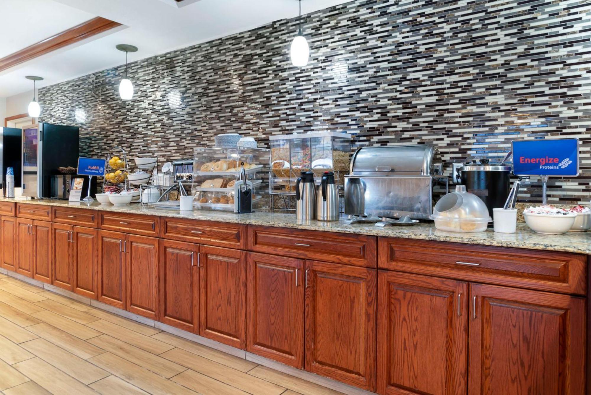 Best Western Executive Inn & Suites Гранд Рапидс Екстериор снимка
