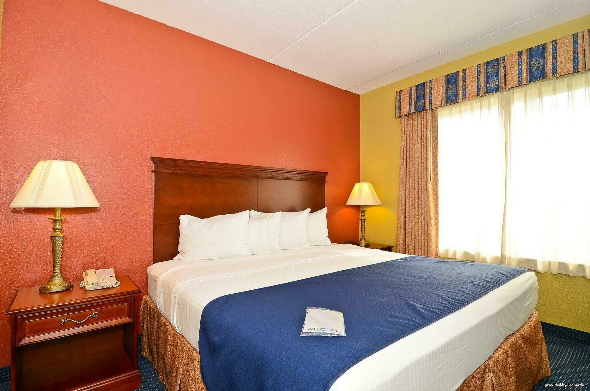 Best Western Executive Inn & Suites Гранд Рапидс Екстериор снимка